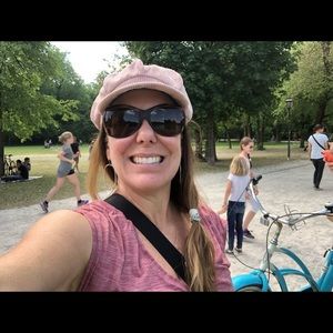 Meet your Posher, Mel